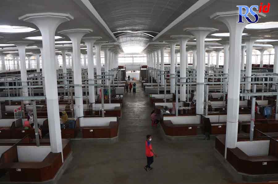 Suasana Pasar Johar Tengah difoto Kamis (28/10/2021). (NUR CHAMIM/JAWA POS RADAR SEMARANG)