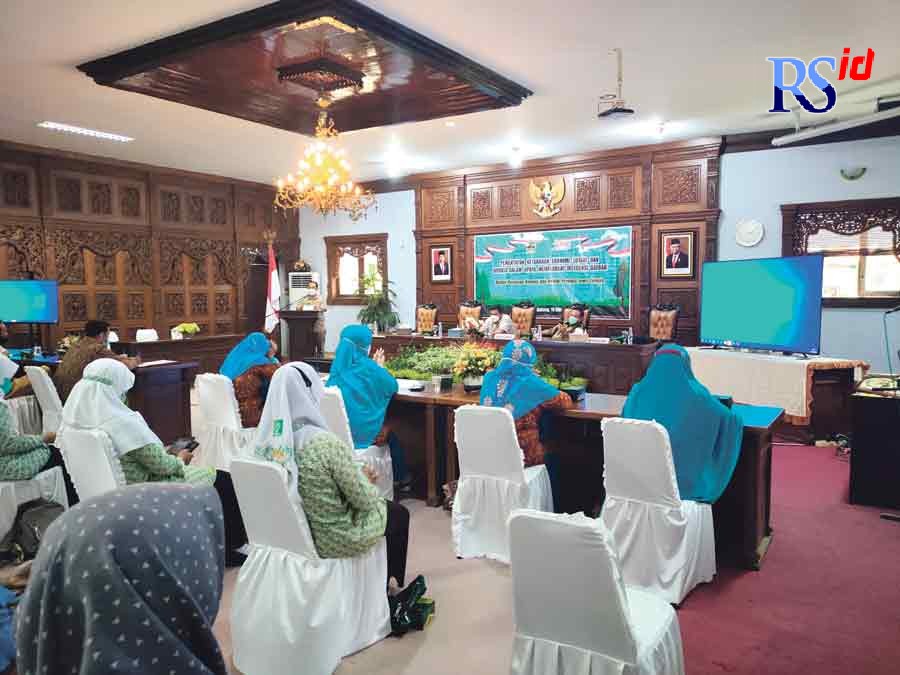 Kegiatan pemantapan ketahanan ekonomi, sosial, dan budaya dalam upaya memperkuat integrasi daerah di Aula Kantor Bupati Batang Selasa (19/10/2021). (RIYAN FADLI/JAWA POS RADAR SEMARANG)