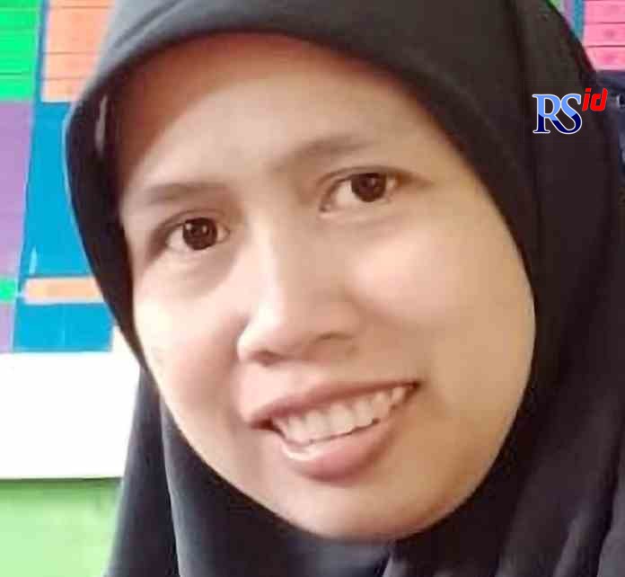 Esti Chanah,S.Pd.SD.