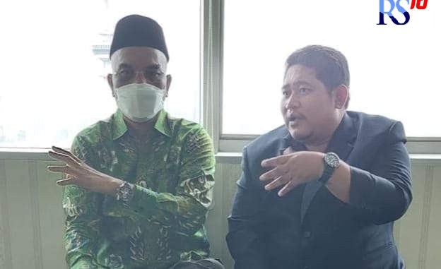 Wakil Ketua DPRD Demak, Zayinul Fata menemui Wakil Ketua Komisi VIII DPR RI Marwan Dasopang bahas agenda pembangun asrama haji di Kabupaten Demak. (Wahib Pribadi/Jawa Pos Radar Semarang)