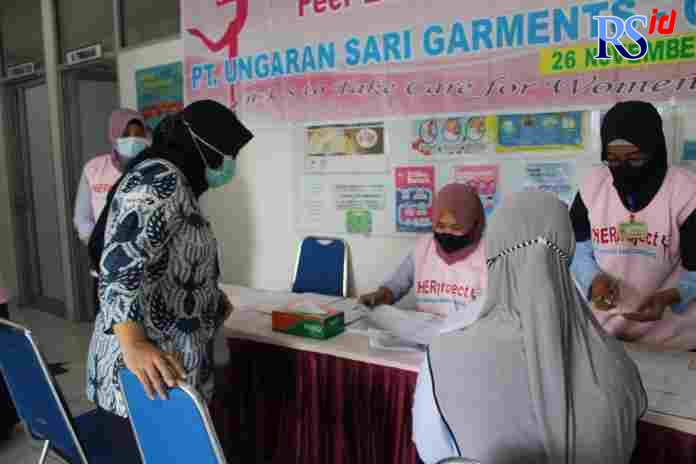 Calon pemasang alat kontrasepsi yang dilayani puskesmas Pringapus. (Maria Novena/Jawa Pos Radar Semarang)