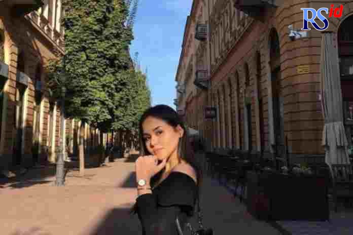 Laura Anna (Instagram)