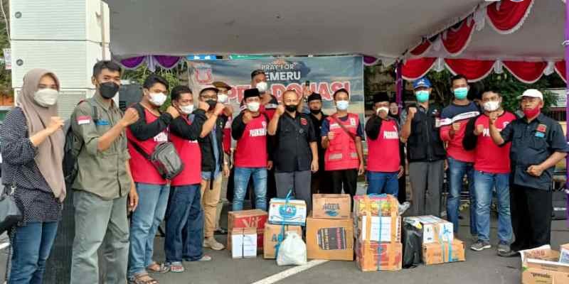 Penggalangan donasi untuk korban erupsi Gunung Semeru oleh DPC PAMMI Demak. (WAHIB PRIBADI/JAWA POS RADAR SEMARANG)