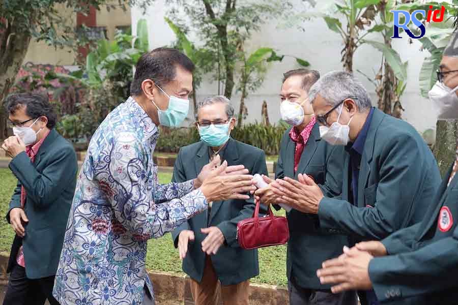 Ketua IDI beserta perwakilan dokter saat audiensi dengan Wali Kota Yuliyanto. (Dhinar Sasongko/Jawa Pos Radar Semarang)