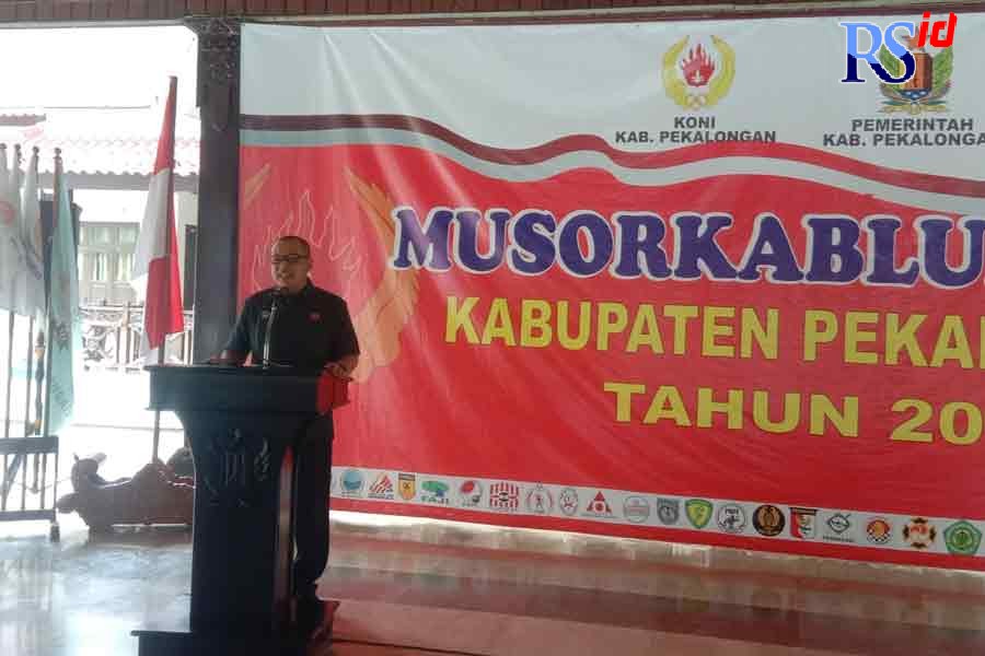 Suryan saat memberi sambutan usai terpilih sebagai Ketua KONI Kabupaten Pekalongan, di Pendopo Bupati, Sabtu (4/12). (Istimewa)