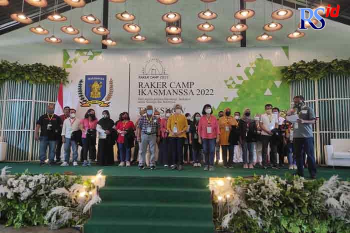 Pelantikan pengurus - Ikatan Alumni SMA N 1 Salatiga. (Dhinar Sasongko/Jawa Pos Radar Semarang)