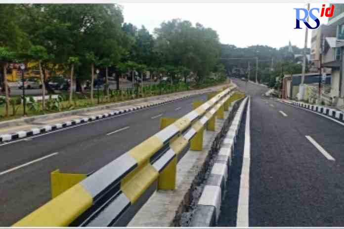 SIAP DIGUNAKAN: Jalan Sriwijaya Baru akan segera difungsikan setelah saluran di depan Taman Makam Pahlawan (TMP) Giri Tunggal ditutup sebagai akses dari Jalan Pahlawan dan Jalan Diponegoro. (ADENNYAR WYCAKSONO/JAWA POS RADAR SEMARANG)