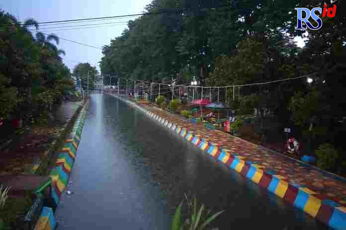 Kondisi Sungai Tuntang Lama yang kini disulap menjadi ruang terbuka publik yang begitu estetik. Di balik keindahannya, tempat tersebut menyimpan segudang cerita, baik misteri maupun kisah para Walisongo. (Wahib Pribadi/Jawa Pos Radar Semarang)