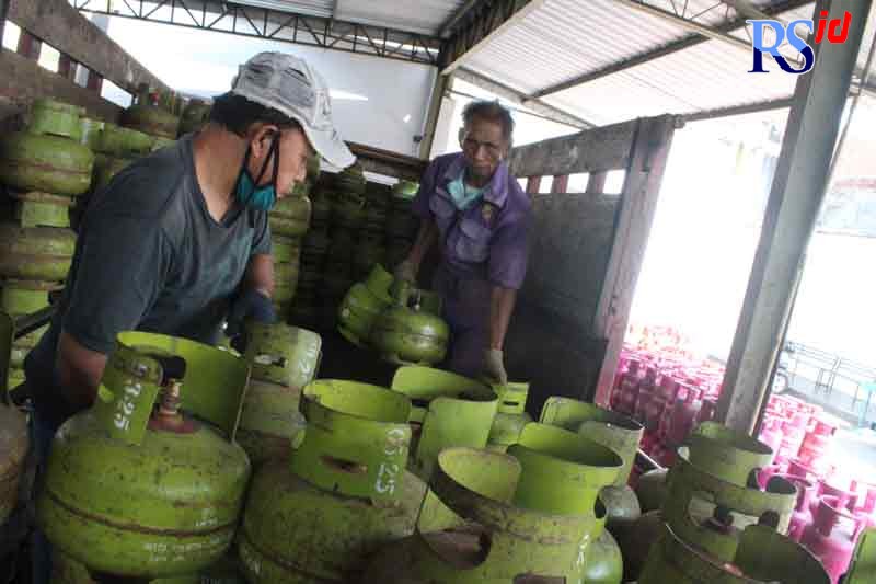 Aktivitas pendistribusian gas elpiji di PT. Kebon Arum Temanggung.