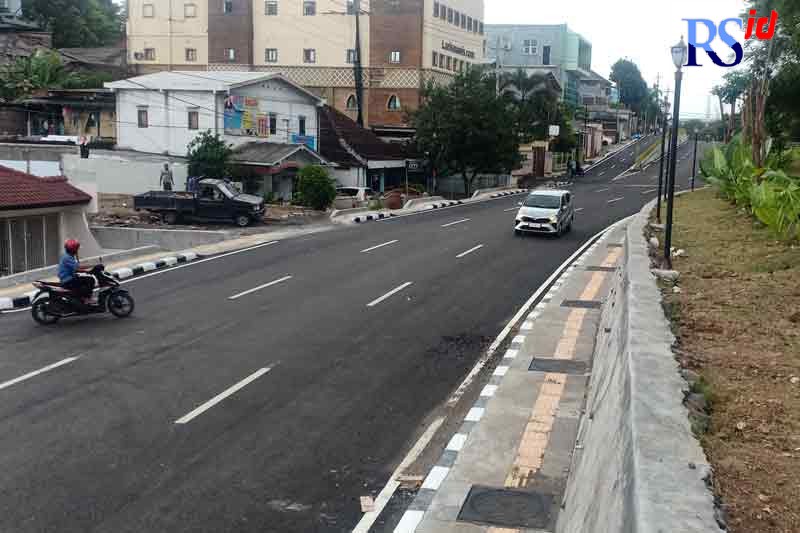 Jalan Sriwijaya Baru sudah selesai dibangun. (ADENNYAR WYCAKSONO JAWA POS RADAR SEMARANG)