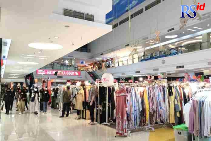 NORMAL : Artos Mall menggelar pameran multiproduk untuk memudahkan pengunjung berbelanja kebutuhan. (IST)