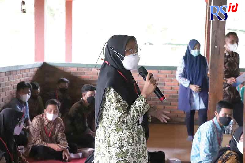 Salah satu peserta Kongres Anak menyuarakan pendapatnya tentang tingginya angka perkawinan usia dini. (Istimewa)