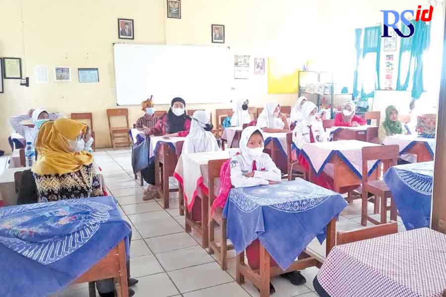 Peserta lomba sangat antusias mengikuti pembukaan dan arahan panitia penyelenggara lomba di SD Mangkang Wetan 03, Selasa (22/2). (Istimewa)
