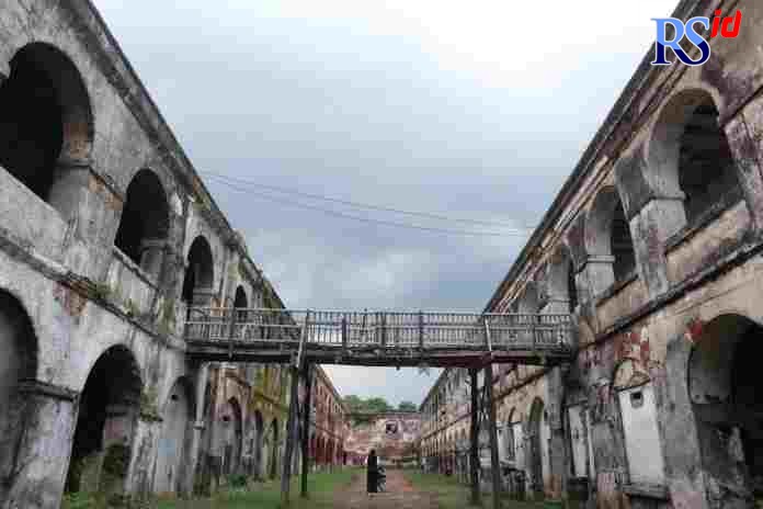 Salah Satu Spot Foto Benteng Fort Willem I Ambarawa. (Nurfaik Nabhan/Jawa Pos Radar Semarang)