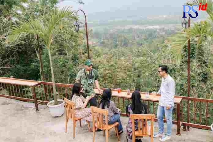 Spot baru yang dibangun Bukit Rhema untuk menarik lebih panjang pengunjung. (RIRI RAHAYU/JAWA POS RADAR SEMARANG)