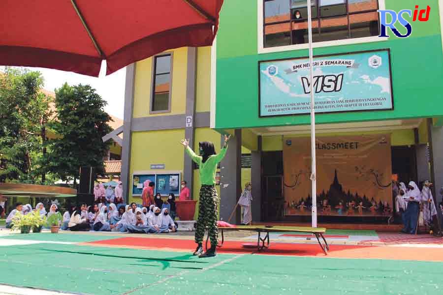 Para seniman Teater Sukma rutin melakukan latihan dan pementasan yang mengukir prestasi tingkat Kota Semarang hingga Jateng. (Srikandi Bangsa/SALMA AZARINE/XI AKL 3 SMKN 2)