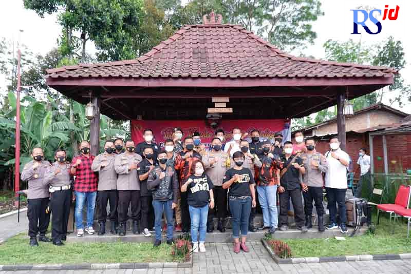 Kapolres dan Ormas bersama komitmen menjaga keamanan dan ketertiban Salatiga. (Dhinar sasongko/Jawa Pos Radar Semarang)