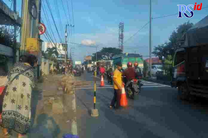 Kondisi TKP di depan Hotel Sendang Sari usai kecelakaan yang merenggut dua korban jiwa. (Istimewa)