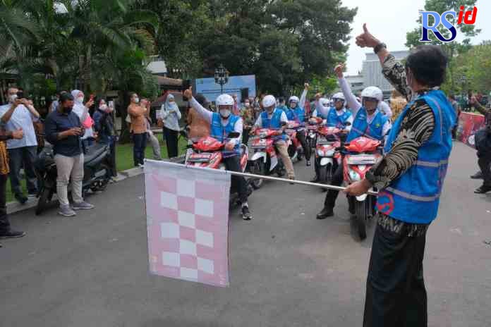 KAMPANYE MOTOR LISTRIK : KESDM dan PLN menggelar Parade Motor Listrik di Yogyakarta untuk memeriahkan sidang transisi energi G20. Bahkan parade ini menjadi ajang kampanye budaya baru penggunaan kendaraan listrik. (DOKUMEN HUMAS PLN JATENG)