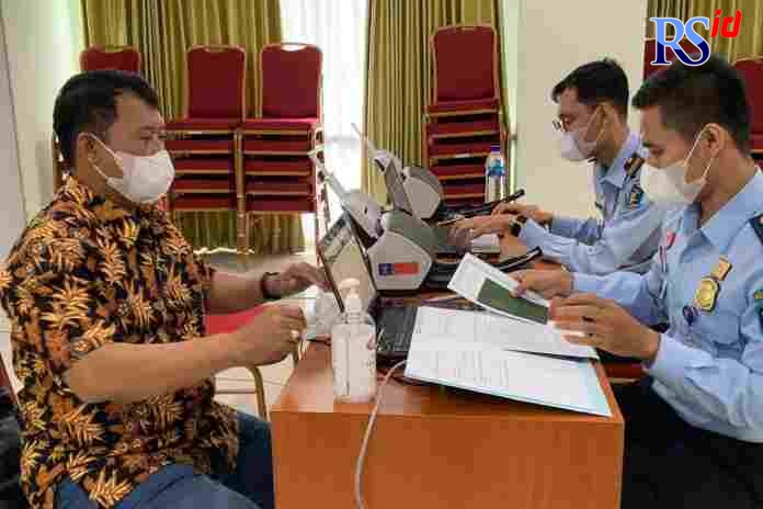 Kantor Imigrasi Kelas 1 TPI Semarang melayani pembuatan paspor melalui program Eazy Paspor. (Istimewa)