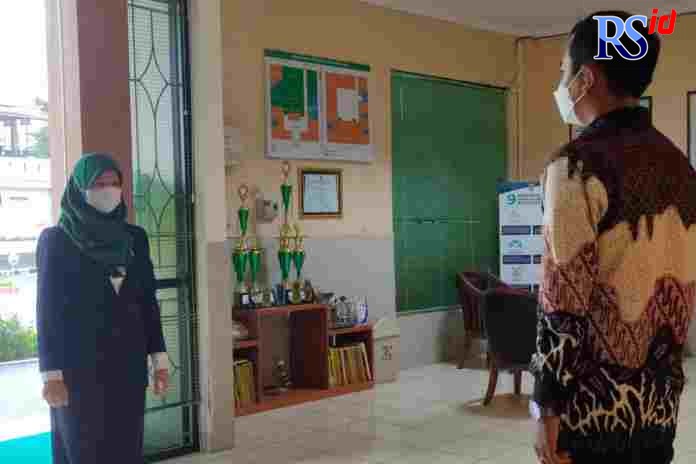 Ketua PA Magelang Septianah memimpin apel. (Istimewa)