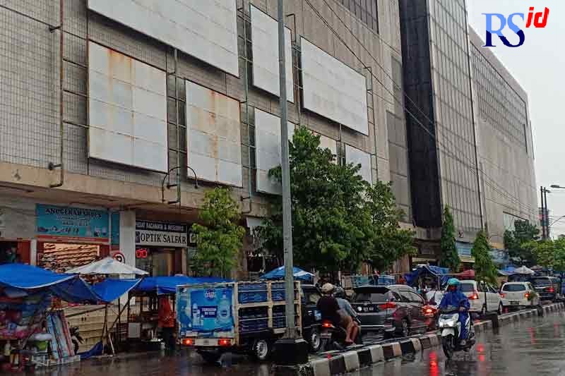 Kawasan Shopping Center Johar. (DOKUMENTASI ADENNYAR WYCAKSONO/JAWA POS RADAR SEMARANG)