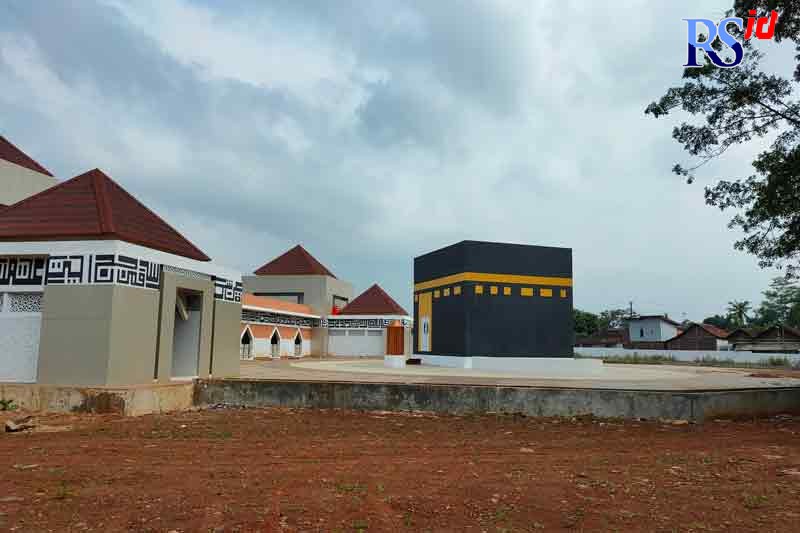 Islamic Center Batang yang dibangun di eks lokalisasi Pangkalan Truk Petamanan, Banyuputih, (RIYAN FADLI/JAWA POS RADAR SEMARANG)