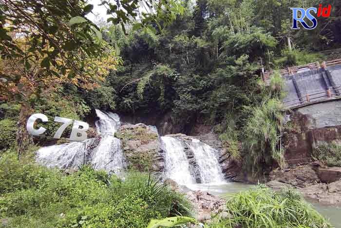 Objek wisata Curug 7 Bidadari di Desa Keseneng, Sumowono, masih belum dibuka. (Nurfaik Nabhan/Jawa Pos Radar Semarang)