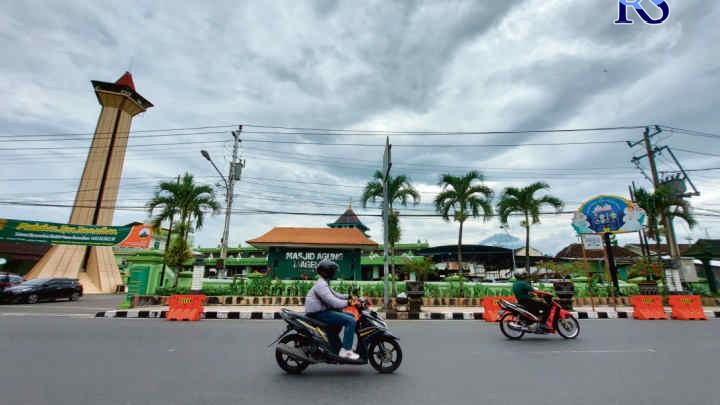 Masjid Agung Kauman Kota Magelang akan menjadi lokasi pesta kembang api di malam takbiran nanti. (PUPUT PUSPITASARI/JAWA POS RADAR MAGELANG)