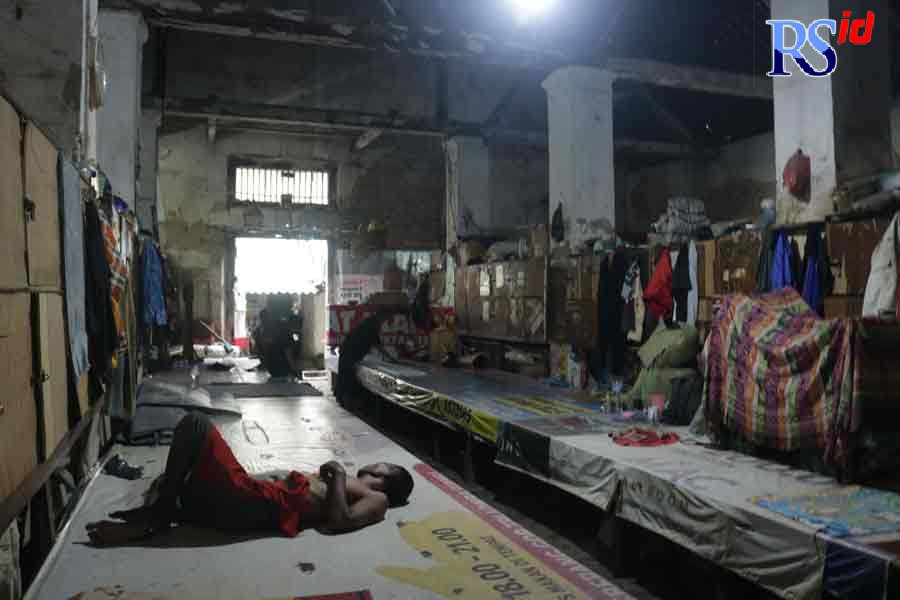 Suasana Dalam Pondok boro pada 20 April 2022. (Melvin Zaenul Asiqn/Jawa Pos Radar Semarang)