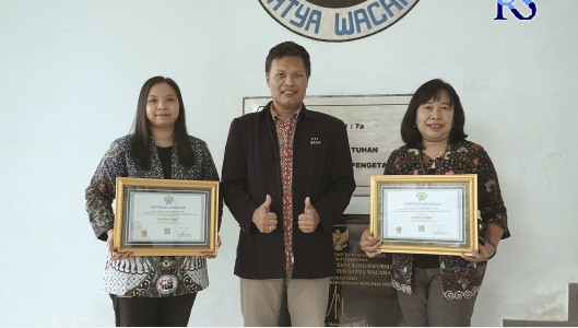 AKREDITASI UNGGUL: Dua prodi FTI UKSW meraih akreditasi Unggul dari BAN PT. (dhinar sasongko/jawapos radar semarang)