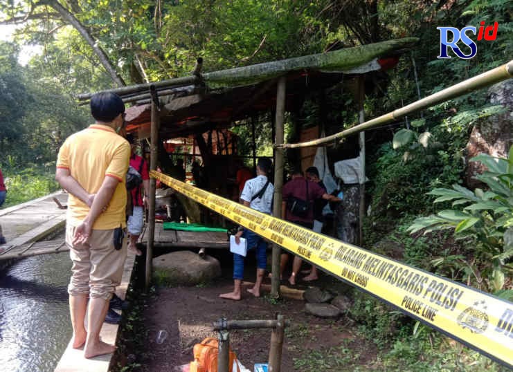 Polisi melakukan olah tempat kejadian perkara di Umbul Senjoyo. (Istimewa)