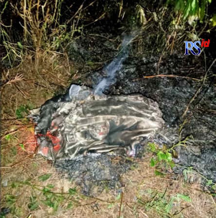 Puing pesawat yang jatuh di Blora. (Istimewa)