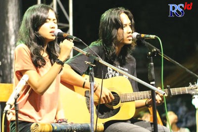 Senduro Band saat sedang manggung di Salatiga. (Istimewa)
