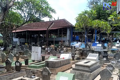 Pembangunan joglo dan jalan masuk makam KH Sholeh Darat terkendala ahli waris makam terdampak yang tidak diketahui keberadaannya. (ADENNYAR WYCAKSONO/JAWA POS RADAR SEMARANG)