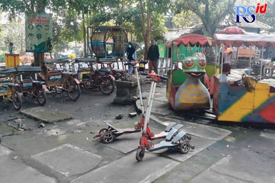 Lapak-lapak pedagang di Taman Kartini masih terlihat sepi dari pengunjung, akhir pekan lalu. (Luluk Anisa Widyawati/Jawa Pos Radar Semarang)