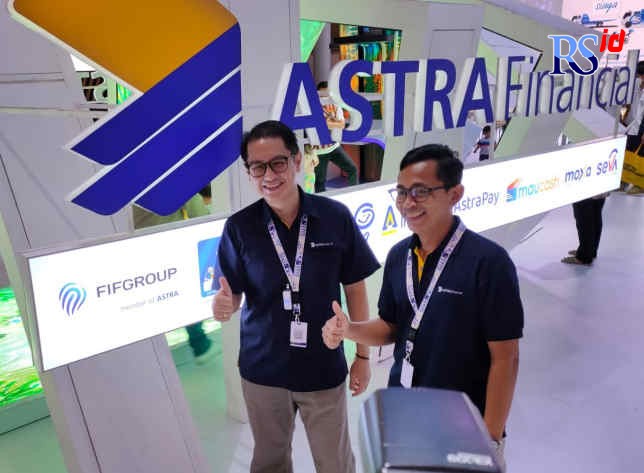 New Motorcycle (NMC) Financing Marketing Regional I Division Head FIFGROUP, Benny Setiawan (kanan) dan Corporate Communication and CSR Deputy Division Head FIFGROUP, Robertus Benny Dwi Koestanto, saat ditemui awak media pada kegiatan Ngobrol Santai pada M