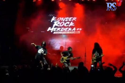 Konser Rock Merdeka yang berlangsung di Sasana Adipura Kencana Sabtu (6/8) malam. (Istimewa)