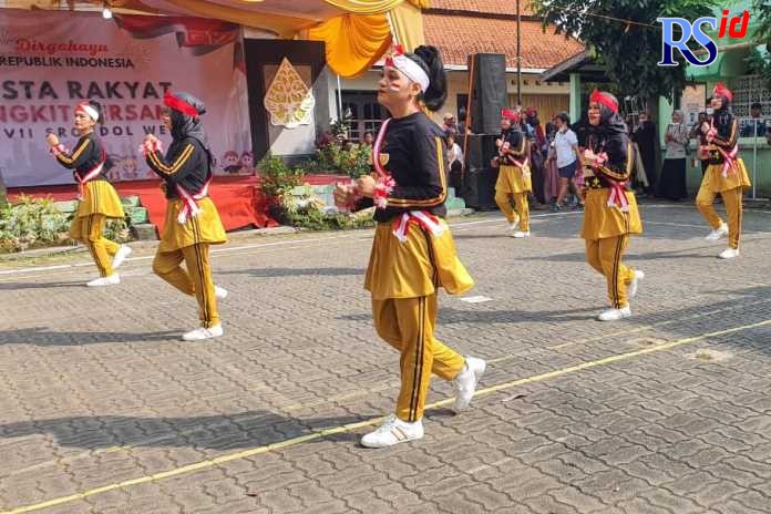 Warga RW 17, Kelurahan Srondol Wetan, Kecamatan Banyumanik menyelenggarakan pesta rakyat yang berlangsung meriah, Minggu (28/8). (Istimewa)