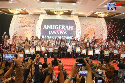 Malam Puncak Anugerah Jawa Pos Radar Semarang yang digelar 2019 silam. Besok, kegiatan yang sama akan dihelat di Gedung Gradhika Bhakti Praja, kompleks gubernuran Jalan Pahlawan, Semarang. (Dokumentasi Jawa Pos Radar Semarang)