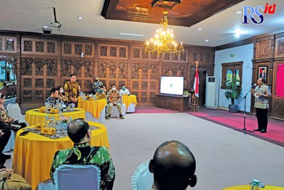 Jajaran direksi KITB saat melakukan ramah-tamah dengan Pemkab Batang. (RIYAN FADLI/JAWA POS RADAR SEMARANG)