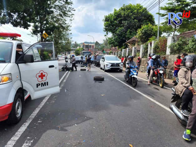 Pasangan suami istri tewas seketika setelah mengalami kecelakaan di jalan Fatmawati, Blotongan Salatiga Minggu (4/9/2022). (Dhinar Sasongko/Jawa Pos Radar Semarang)