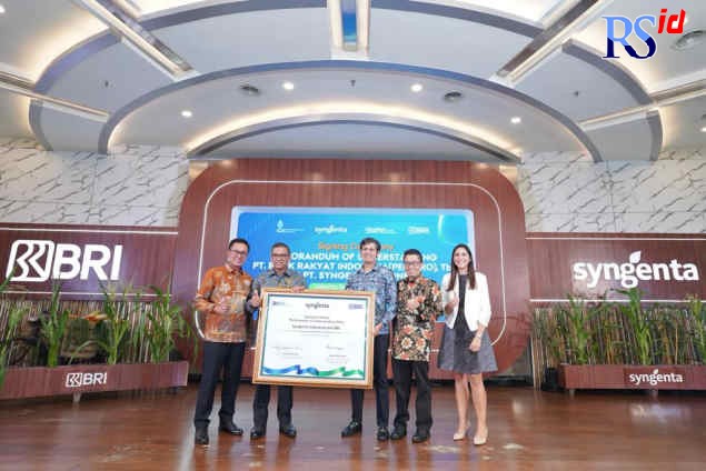 Dari kiri, Amam Sukriyanto - Direktur Small & Medium Business BRI, Agus Noorsanto - Direktur Institutional & Wholesale Business BRI, Kazim Hasnain - Presiden Direktur PT Syngenta Indonesia, Ronnie Keh - Direktur PT Syngenta Indonesia, Rafaela Arancibia -