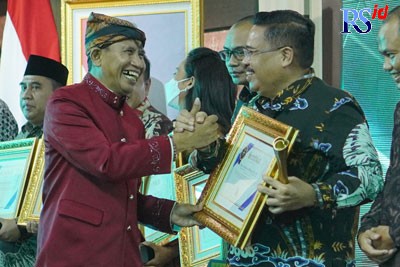 Ketua KONI Jateng Bona Ventura Sulistiana SH MH mendapatkan Anugerah Jawa Pos Radar Semarang tahun 2022 dengan kategori Pembina Olahraga Inovatif yang diserahkan langsung oleh CEO Jawa Pos Media Leak Kustiyo dan Direktur Jawa Pos Radar Semarang Baehaqi ke