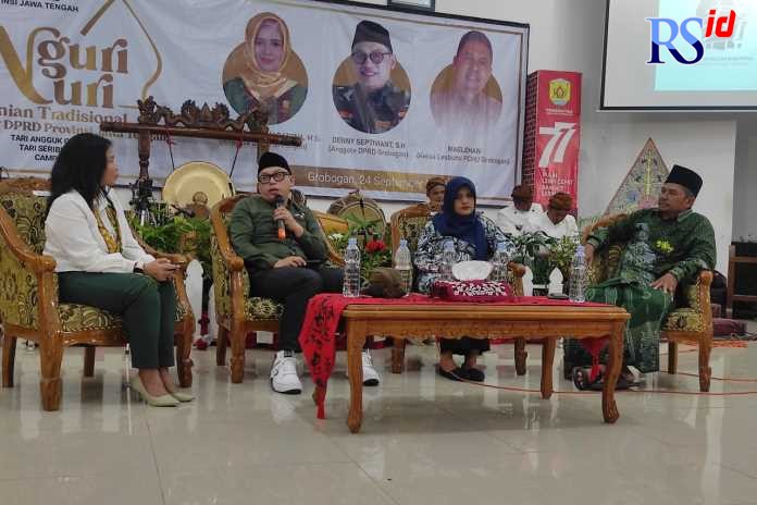 Dialog parlemen dan media tradisional (Metra), digelar di Gedung Riptaloka, Kabupaten Grobogan, Jawa Tengah. Menghadirkan anggota Komisi A DPRD Provinsi Jateng Denny Septiviant, S.H, anggota DPRD Grobogan Mansata I. Maratona, M.Si, dan pengamat kesenian t
