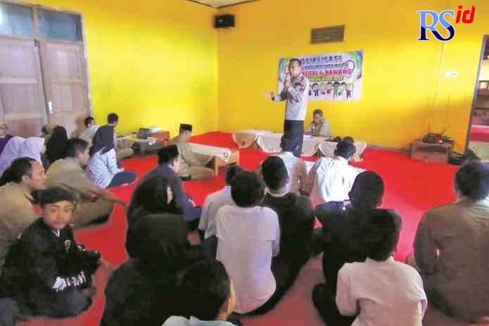 NYANTRI: Suasana pembelajaran di SMPN 4 Bawang yang menerapkan sistem boarding school. (IST)