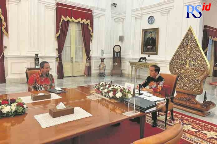 SOWAN PRESIDEN : Kepala LKPP RI Hendrar Prihadi ketika bertemu dengan Presiden Joko Widodo di Istana Negara, kemarin. (ISTIMEWA)