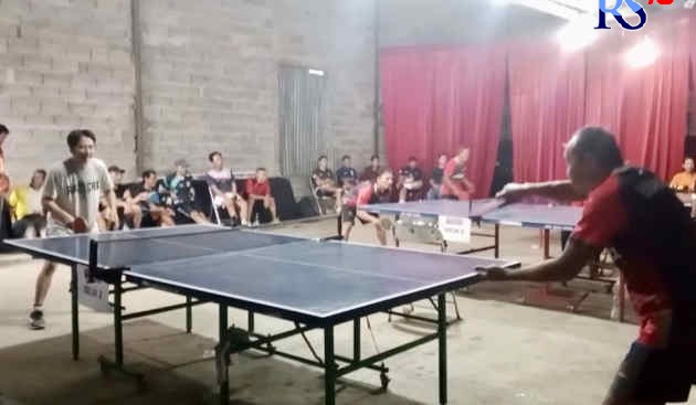 Peserta Turnamen Citra Muda Cup I saat bertanding di gedung Citra Muda, Pengkol, Mengunsari, Kecamatan Gunungpati, pada 2 Oktober 2022. (Istimewa)
