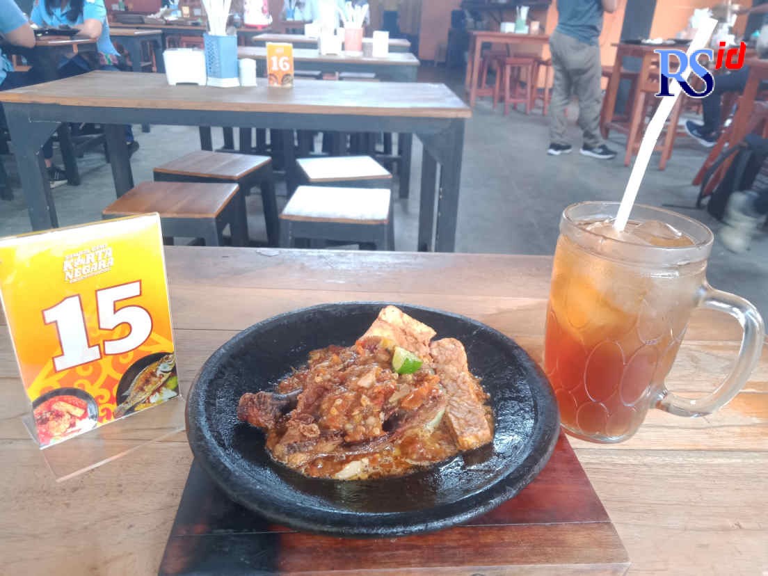 Sambal Gami yang pedasnya bikin nagih dan tetap nikmat untuk dinikmati. (FIGUR RONGGO WASSALIM/ JAWA POS RADAR SEMARANG)