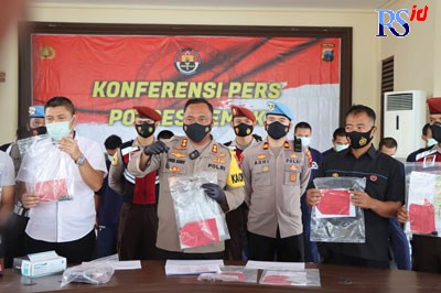 Kapolres Demak AKBP Budi Adhy Buono memimpin gelar perkara curanmor. (Wahib Pribadi/Jawa Pos Radar Semarang)